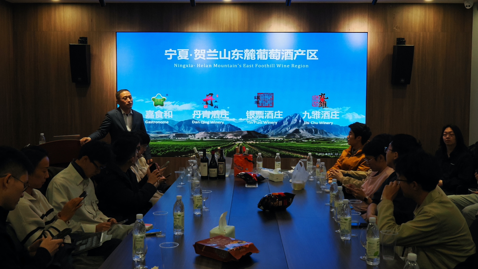 开场.jpg 开场.jpg